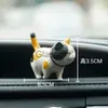 Interiördekorationer 9 ste bildekoration Cat Rotate Head Doll Kitty Creative Auto Ornament Toys Cat Micro Landscape Model Cute Car Accessories Gifts X0718