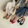 Leer op koejurk eenvoudige slip Korea -stijl dagelijkse loafers vrouwelijke platte schoenen maat 40 veer split vinger dames flats 2 91 s