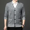 Herrtröjor Spring Men Cardigan Sticked Tröja Jackets Rockar Mens Single Breasted Long Sleeve V Neck Casual Slim Sweater Cardigan L230719