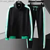 Herrspåriga våren och hösten Casual Men's Tracksuit Fashion Two-Piece Korean Trend Stand Neck Jacket+Byxor utomhussport Långärmar Z230719