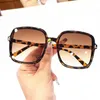 Solglasögon 2023 Fashion Women Vintage Square Classic Eyewear for Lady UV400 Frame