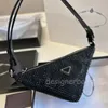 Frau Einkaufstasche Designer Mini Handtaschen Luxus Kristalldreieck Geldbörse Mode hochwertige neue Diamond Classic Totes Seiden- und Satin -Bling -Bling -Taschen