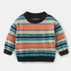 Пуловер 2022 Весенняя осенняя мода Новая 3 4 5 6 8 10 12 лет Детская одежда вязаная красочная полосатая тонкая свитер для детей Baby Boy Hkd230719