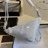 Frau Einkaufstasche Designer Mini Handtaschen Luxus Kristalldreieck Geldbörse Mode hochwertige neue Diamond Classic Totes Seiden- und Satin -Bling -Bling -Taschen