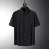 Chemises décontractées pour hommes grand 8XL été solide à manches courtes lâche élastique noir et blanc chemise en soie à séchage rapide 230718