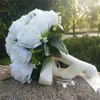 シルクサテンリボンホワイトシャンパンブライドメイドブライダルパーティー付き人工天然バラの結婚式の花束を保持する装飾的な花
