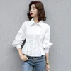 Kvinnor BLOUSES Spring Autumn Style Wild White Shirt Chic Design Oregelbundna Slim Women Korean Single Breasted Blaus Short Femnina Top