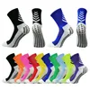 Chaussettes de sport Un ensemble Chaussettes de football antidérapantes Adultes Serviette de sport Élasticité du bas Protège-tibias de football Legging Cover Protection Gear Grip Sock 230719