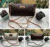 Bolsas de ombro com correntes favoritas marrons Moda Casual Designer Alças de luxo Bolsa de ombro nas axilas Bolsa de couro PU crossbody Clutch design com aba Bolsas femininas totes