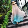 Sarongs Scarf Women 럭셔리 봄과 여름 해변 여행 Pareo Sunscreen Chiffon Scarf 패션 그라디언트 긴 실크 스카프 숄 230718