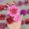 Flores decorativas 25/pacote Conjunto de combinação de cabeças de flor de seda artificial roxa a granel DIY artesanato rosa falsa peônia vermelha para decoração de grampo de cabelo