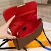 Schoudertas van hoge kwaliteit luxe ontwerpers Handtassen Mode Dames Klassiek Dames Tote CrossBody Dames klassiek Dubbele riemen kettingtassen Handtas portemonnee portefeuilles