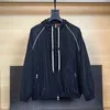 Hög version Herrkläder Huvjacka Nylon Windbreaker Designer Jackor Män kvinnor Cardigan Coat Fashion Dragkippor Sweatshirt Fashion Mesh Jacket