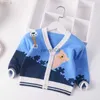 Pullover Kleinkind Baby Jungen Pullover Strickjacke Mantel 2023 Herbst Winter Jumper Kinder Pullover Kinder Stricken Kleidung Cartoon bär V-ausschnitt 2-7y HKD230719