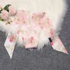 Halsdukar 100% mullbärsilk twill rosa halsduk för handväska handväska-små mode band halsduk kvinnor hår blommig tryck240e