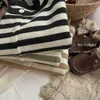 Trui 2023 Nieuwe Kinderen Gestreepte Trui Jas Jongens en Meisjes Truien Met Lange Mouwen Baby Vest Klassiek Kids Fashion Knitwear HKD230719