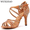 Sandali WUXIJIAO Scarpe da ballo per feste da donna Raso Strass brillanti Fondo morbido Scarpe da ballo latino Scarpe da ballo salsa donna tacco 5CM-10CM 230718