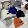 Beanie Luxurys Diseñadores Sombreros Sombrero de invierno para hombres y mujeres de punto de nieve Gorros cálidos ligeros convenientes y elásticos de alta qual264Q