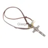 Décorations intérieures Voiture Ornement Croix Pendentif Rétro Jésus Christ Corde En Cuir Décoration Auto Intérieur Rétroviseur Suspendu Accessoires Cadeaux x0718