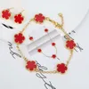 Bracelet vendant 10 couleurs collier de bracelet ensemble de fleurs à cinq feuilles dans des bijoux simples pour femmes classiques adaptés à une tenue de fête quotidienne 230719