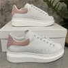 Sneaker Womens Luxurys Designer Shoe Womens Trainer Run Shoe Sneakers For Men Chaussures Mens Trainers Shoes Outdoor Shoe Leather Lace-up Round Toe Black White Pink