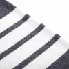 Pulls pour hommes EOENKKY Marque 2022 Nouveau Pull en tricot pour hommes Col rond Stripe Designer de luxe européen Chaud Automne / Hiver Casual Vêtements pour hommes L230719