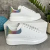 Con diseñadores de caja, entrenador de gran tamaño, zapatillas de deporte de diseñador para hombre, zapatos casuales, alpargatas de terciopelo, zapatos planos de gamuza de cuero blanco y negro para mujer, zapatillas de plataforma con cordones unisex