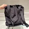 Borsa di design Zaino in nylon Zaino impermeabile da viaggio per esterni Versatile multi scomparto Borsa per computer zaino sportivo di grande capacità