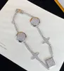 Luksusowe projektantki łańcucha biżuterii bransoletka marka czterolistnej koniczyny bransoletki moda prosta INS pięciokrotny frytylary szczęścia opaska hurtowa trzy kolor