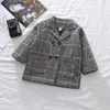 코트 가을 겨울 베이비 코트 단색 클래식 패션 유지 따뜻한 바람 방풍 코트 긴 소매 양모 코트 어린이 옷 Z230720