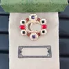 Diseño vintage Oro G Marca S Desinger Broche Mujeres Rhinestone Cristal Carta Broches Traje Pin Joyería de moda Decoración de tela Alta