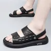 Cool 2024 5798 Sandals Slippers pour hommes Chaussures de plage pour hommes en cuir non glissant respirant deux utilise creux out