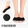 Vrouwen sokken professionele vijf vinger yoga met katoen voor niet -slip ademende siliconen boot korte teen