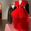 Simpatici abiti da ballo alti e bassi tulle rosso scollo a V lungo tutu abiti da cocktail party volant abito da sera formale laurea breve Fron260v