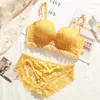 Sexy Lace Intelder Under Set Embroidery Flower Women Set Yellow Gather Push Up Lingerie Ender Female مجموعات مريحة BRAS LJ2012112211