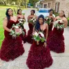 Vestidos de dama de honra 2023 plus size veludo bordô sereia namorada sem costas babados em camadas vestidos de festa de casamento vestidos de madrinha de honra214u