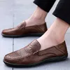 Klänningskor äkta läder män casual skor lyx varumärke designer mens loafers moccasins sommar andas slip på körskor plus storlek l230720