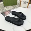 2023 sandalias de goma con clip de punta plana para mujer, zapatillas deslizantes, chanclas de suela gruesa, sandalias antideslizantes para la playa