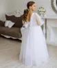 Flickaklänningar Vit blomma klänningsskikt Tulle Pearls V Neck Junior Bridesmaid bröllopsklänning Första nattvarden för flickor