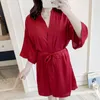 Damska odzież snu Chińskie czerwone kobiety szata ślubna Sumna satyna Kimono Kimono Bathobe Suknia Casual Nightwear V-dół Sexy Home Clothing