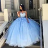 Himmelblaue einfache sexy Spitze Quinceanera-Abschlussballkleider Schatz-wulstige handgemachte Blumen Tüll-Abend-Partei-Bonbon-16-Kleid ZJ306273a