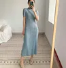 2023 Issey Vestido Plissado Feminino Manga Curta Vestido Longo Verão Novo Estilo Vestido Cor Sólida