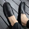 Scarpe eleganti Scarpe casual da uomo in vera pelle Marca 2020 Mocassini da uomo italiani Mocassini Slip on traspiranti Scarpe da guida nere Taglie forti 37-47 L230720