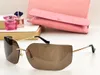 Solglasögon för kvinnor Summer Designers 54y Style Anti-ultraviolet Retro Plate Frameless Fashion Gelgasses Random Box