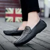 Sapatos sociais de couro genuíno masculinos de marca de luxo italiano casual mocassins masculinos mocassins respiráveis sem cadarço em barco preto tamanho grande 39-50 L230720