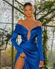 Sexy Bleu Royal Plus La Taille Sirène Robes De Bal Pour Les Femmes Hors Épaule Manches Longues Côté Haut Split Balayage Train Occasion Formelle Soirée Fête D'anniversaire Pageant Robes