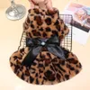 Hundkläder varm husdjursklänning bowknot leopard hundar kjol fleece mjuka små valpklänningar husdjur hund katter kläd chihuahua pug kläder 230719