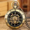 Steampunk Vintage Argent Noir Bronze Couleur Montre De Poche Chiffre Romain Cas Main Vent Mécanique Montres pour Hommes Femmes avec Pendat 222g