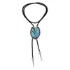 Bolo Ties Vintage Style Bolo Tie Camicia Cravatte Accessori per costumi con ciondolo Corda regolabile per donne Adolescenti Uomini Adulti Regalo di compleanno HKD230719