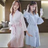 Vêtements de nuit pour femmes Robe printemps et automne manches longues gaufré décontracté lâche Couple pyjamas col en v Sexy chemise de nuit unisexe couleur unie femmes